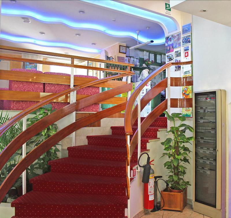Hotel Royal มิซาโน อาดรีอาติโก ภายนอก รูปภาพ