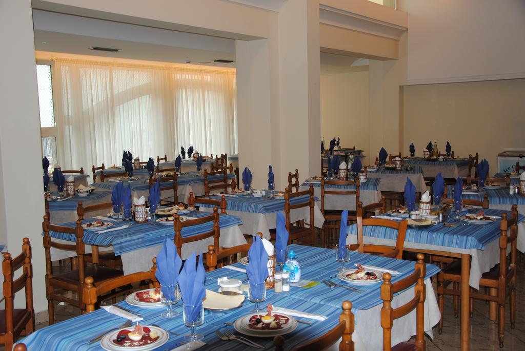 Hotel Royal มิซาโน อาดรีอาติโก ภายนอก รูปภาพ