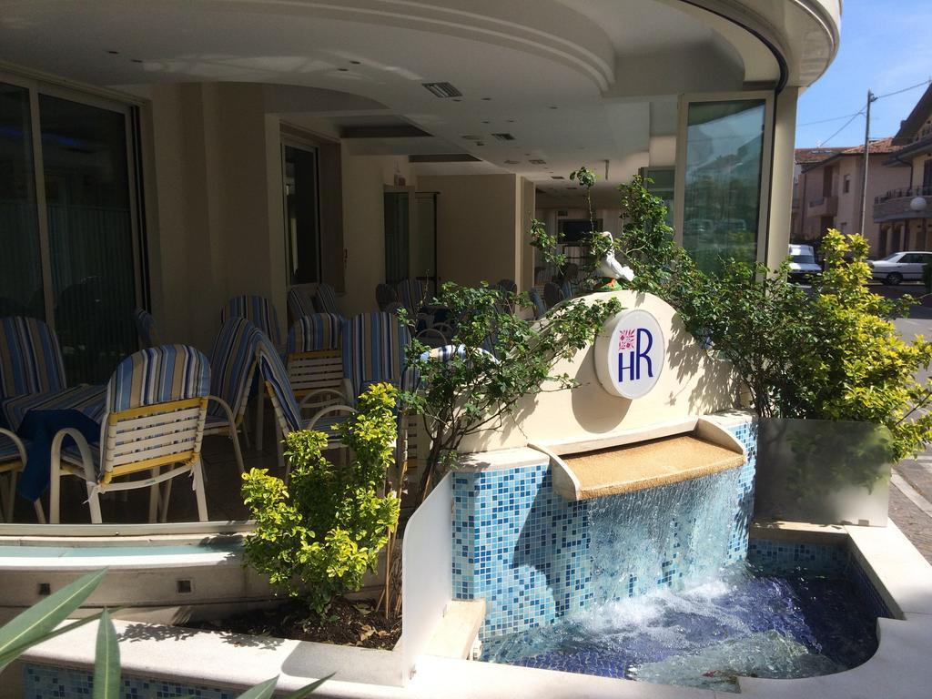 Hotel Royal มิซาโน อาดรีอาติโก ภายนอก รูปภาพ