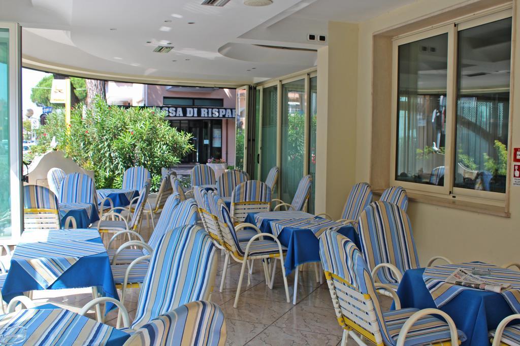 Hotel Royal มิซาโน อาดรีอาติโก ภายนอก รูปภาพ