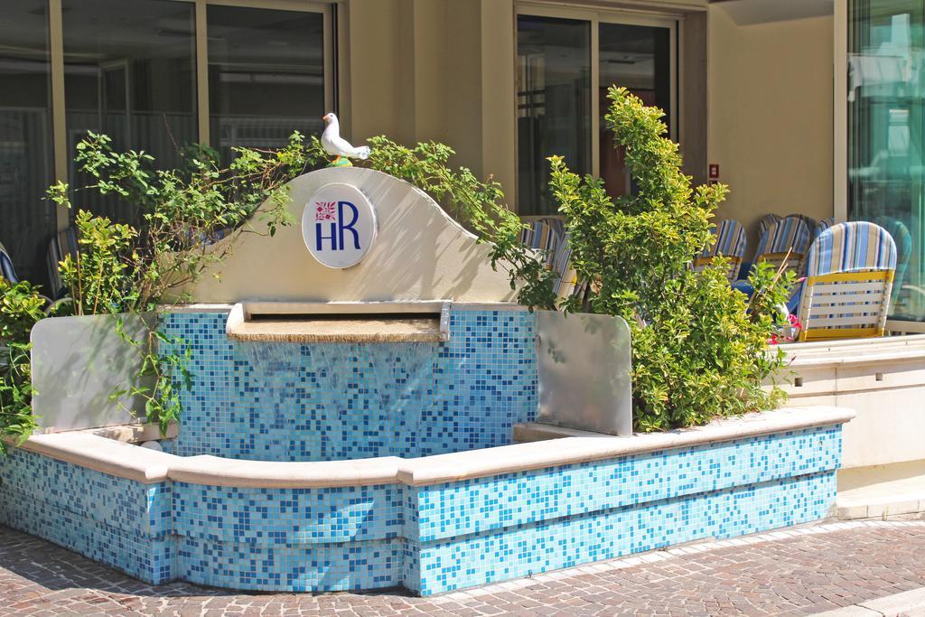 Hotel Royal มิซาโน อาดรีอาติโก ภายนอก รูปภาพ