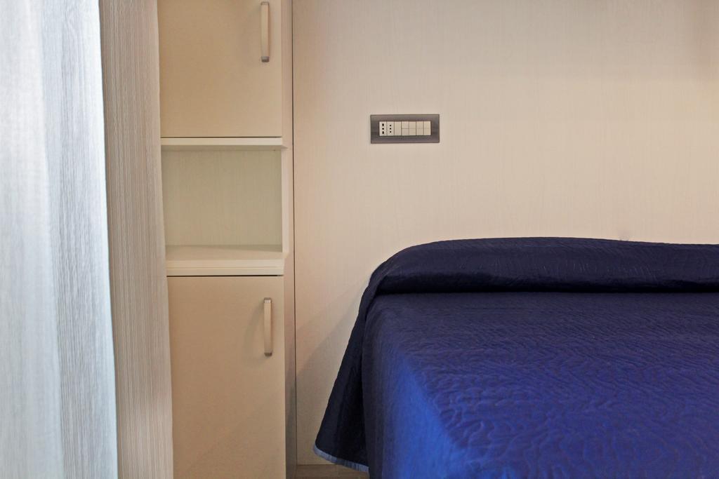 Hotel Royal มิซาโน อาดรีอาติโก ภายนอก รูปภาพ